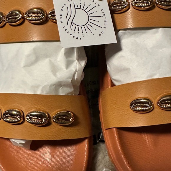 Brand New With Tags Salt Sisters Seashell Sandals - 7/8 - Picture 4 of 6